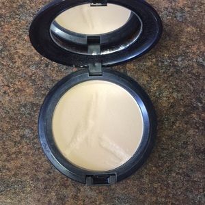 MAC Pressed Blot Powder